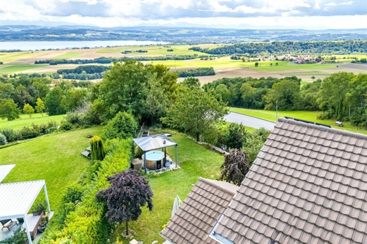 Prächtige Villa mit 7,5 Zimmern, vom Architekten entworfen, 7 Minuten von Grandson entfernt - 12