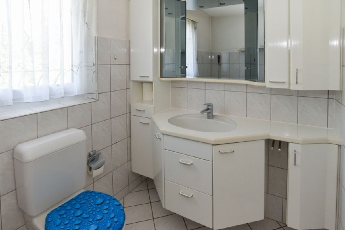 Freistehendes Haus mit Potential an ruhiger Lage - 10
