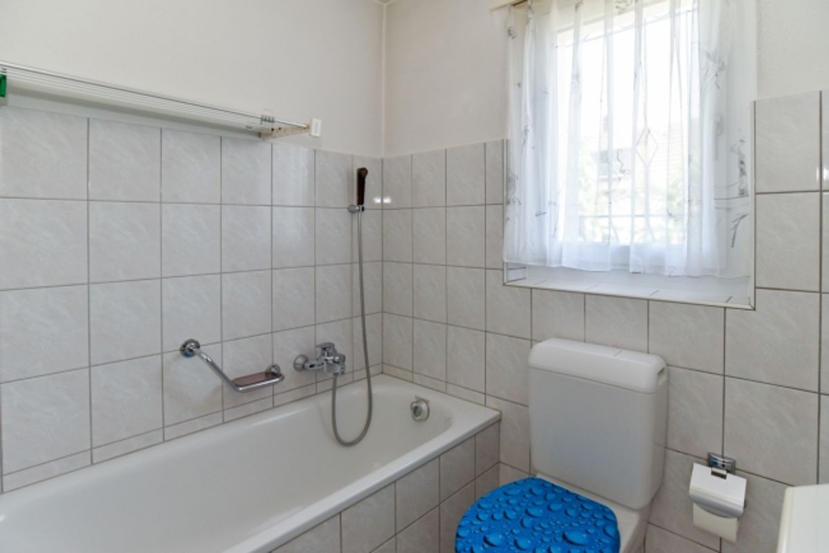 Freistehendes Haus mit Potential an ruhiger Lage - 11