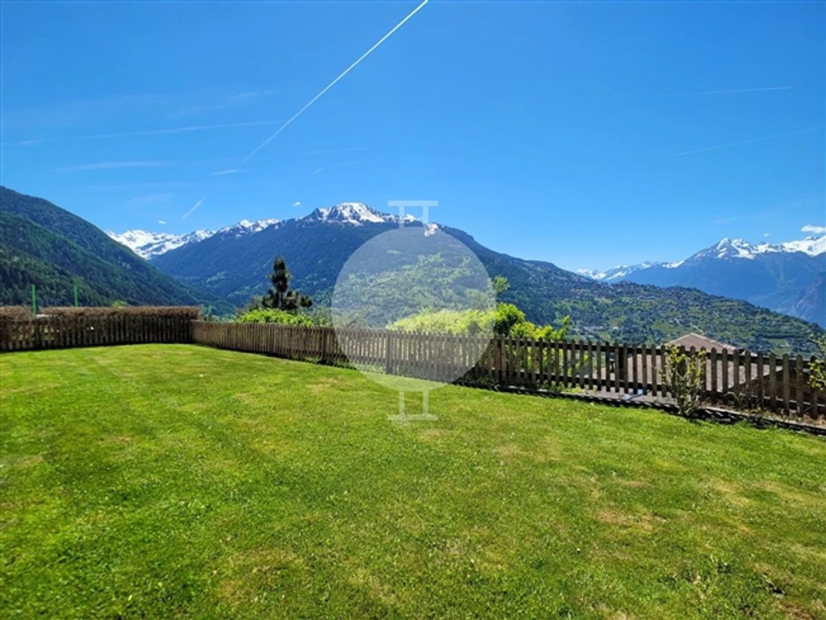 Prächtige 5,5-Zimmer-Wohnung mit großem Garten und Panoramablick auf die Berge - 8