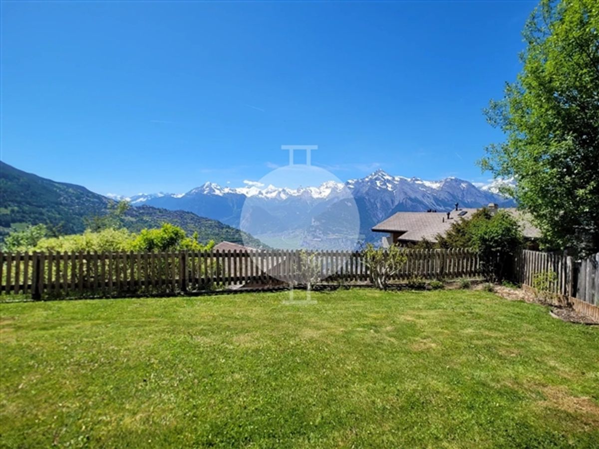 Prächtige 5,5-Zimmer-Wohnung mit großem Garten und Panoramablick auf die Berge - 9