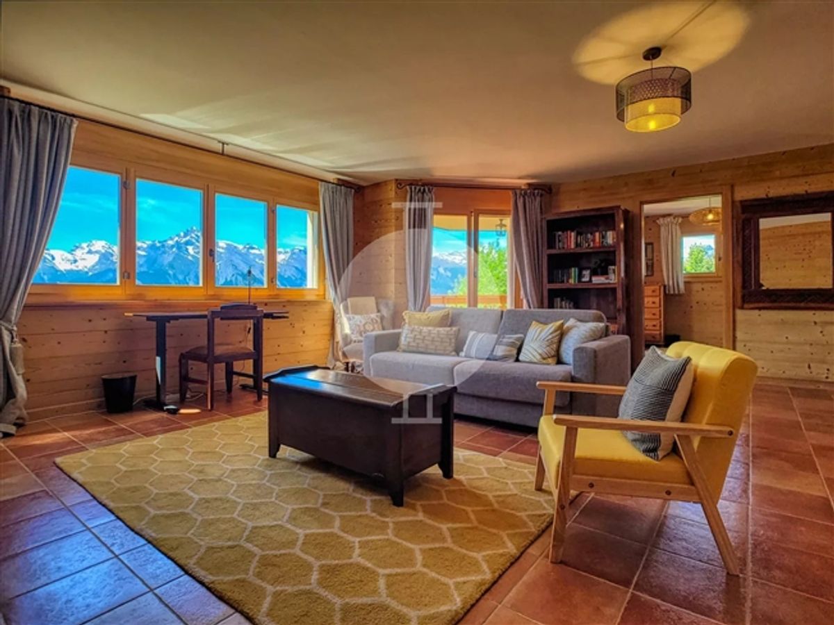Prächtige 5,5-Zimmer-Wohnung mit großem Garten und Panoramablick auf die Berge - 10