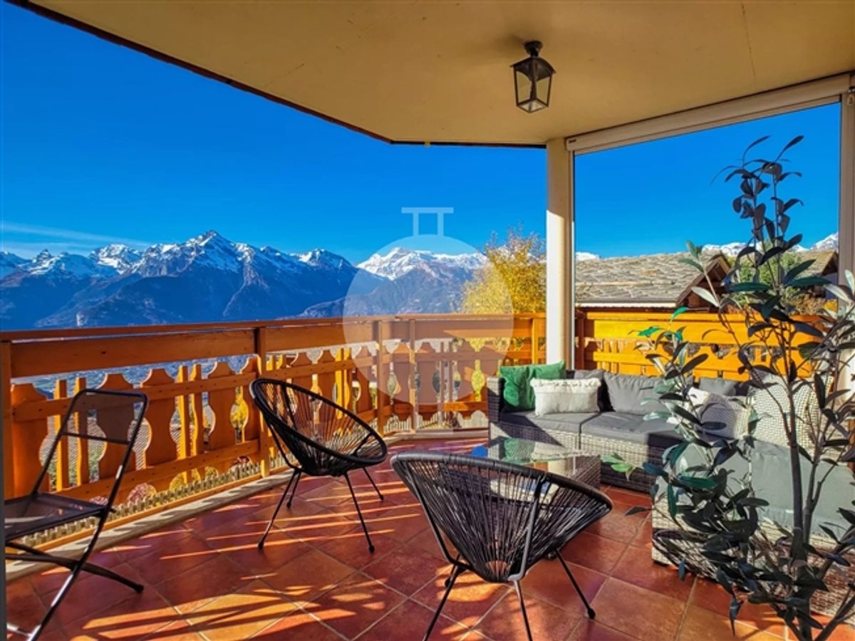 Prächtige 5,5-Zimmer-Wohnung mit großem Garten und Panoramablick auf die Berge - 11
