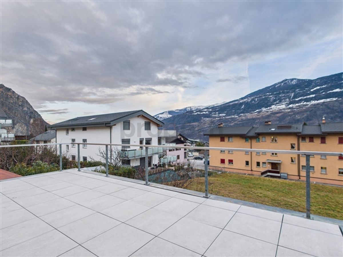 Appartement rénové 3.5 pièces avec balcon, Chamoson - 0