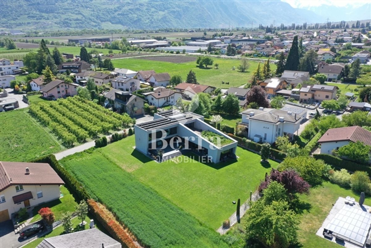 Ausgezeichnete moderne Architektenvilla – 300 m² Wohnfläche auf einem 2 388 m² grossen Grundstück - 4
