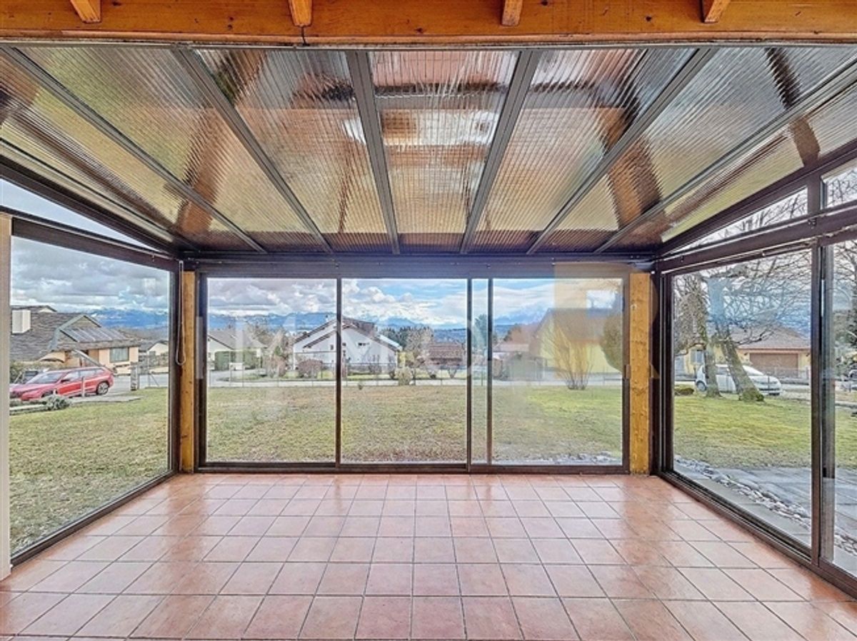 Einfamilienhaus mit Alpenblick auf 1 600 m² grossem Grundstück - 8