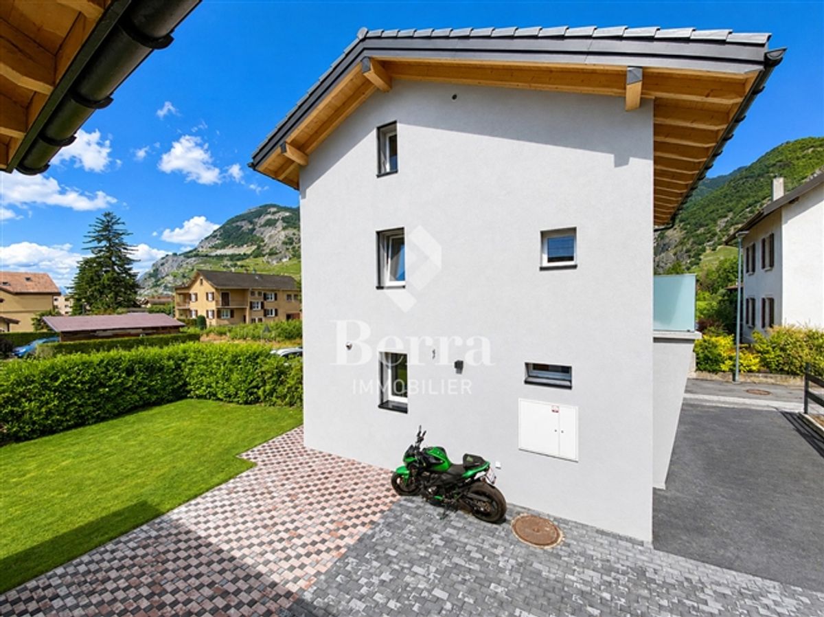 4,5-Zimmer-Einfamilienhaus mit Nebengebäude - 1
