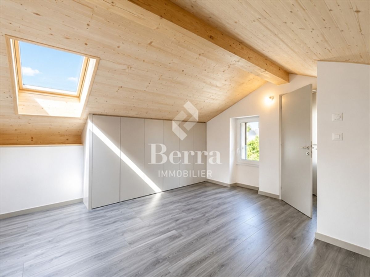4,5-Zimmer-Einfamilienhaus mit Nebengebäude - 9