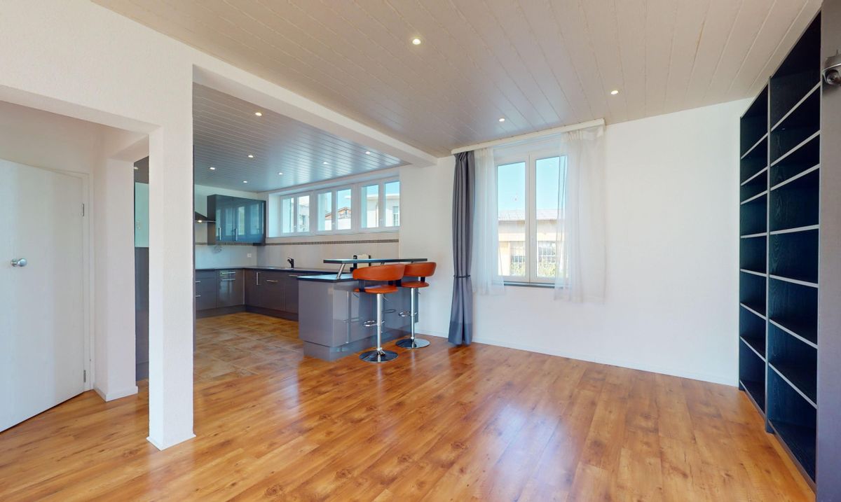 Charming Single-Family Home with Stunning Views and Spacious Garden in - 7