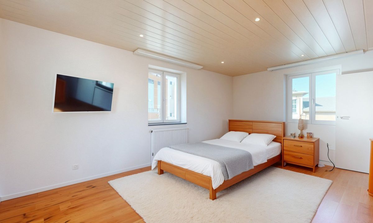 Charming Single-Family Home with Stunning Views and Spacious Garden in - 9