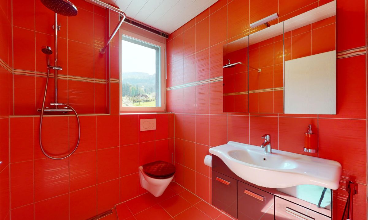 Charming Single-Family Home with Stunning Views and Spacious Garden in - 11