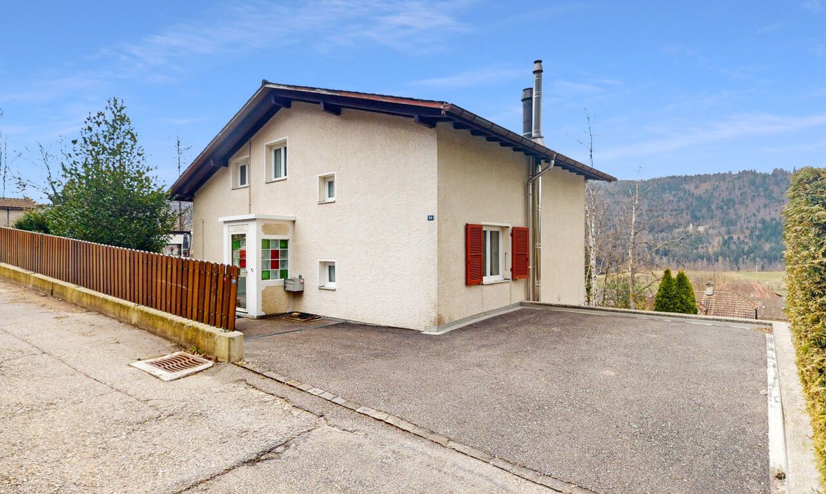 Beautiful detached house with large garden and unobstructed views - 0