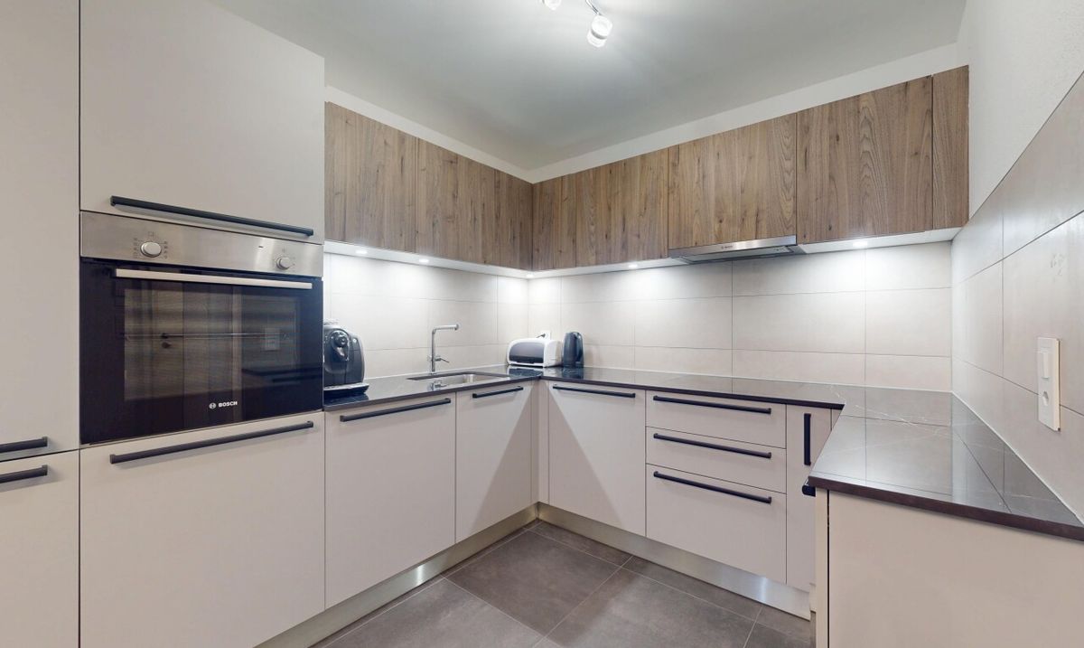 Beautiful new apartment with garden in a small condominium - 0