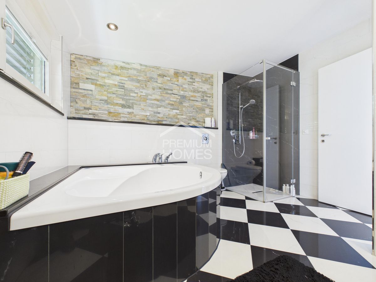 Modernes Zuhause mit grosszügigen Terrassen - 7