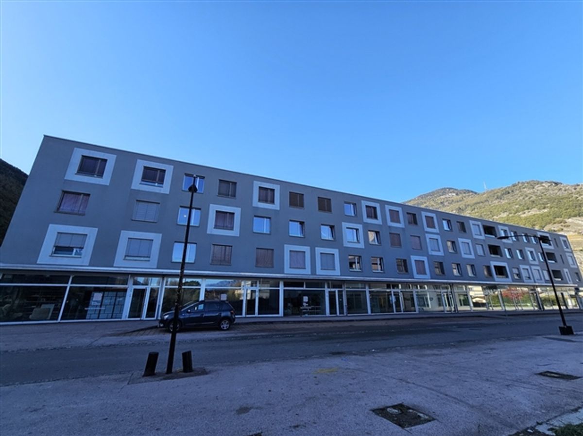 EIN PARKPLATZ INNEN ZUR MIETE IN MARTIGNY - 0