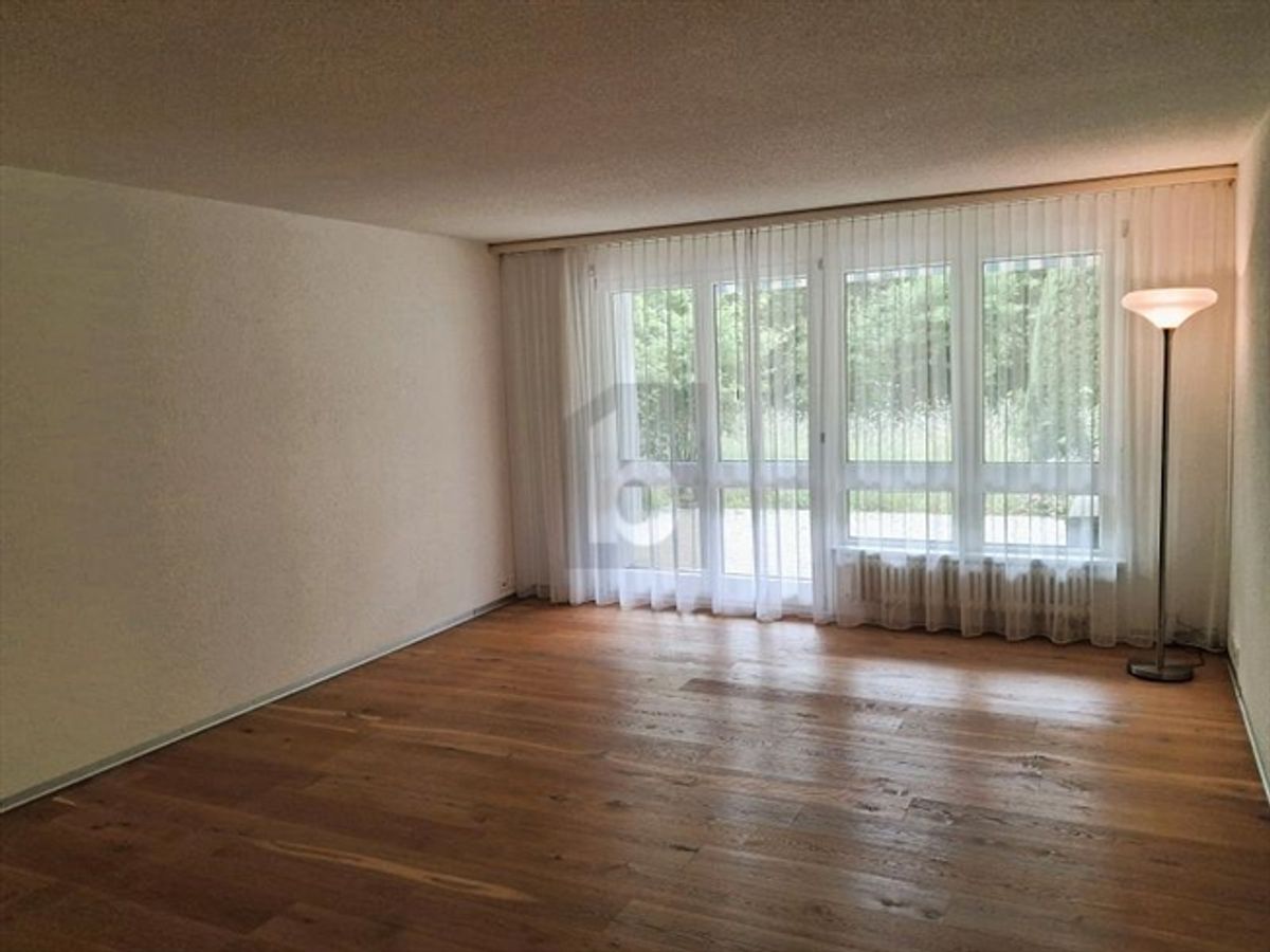 RUHIG MIT GEMÜTLICHEM SITZPLATZ - 0