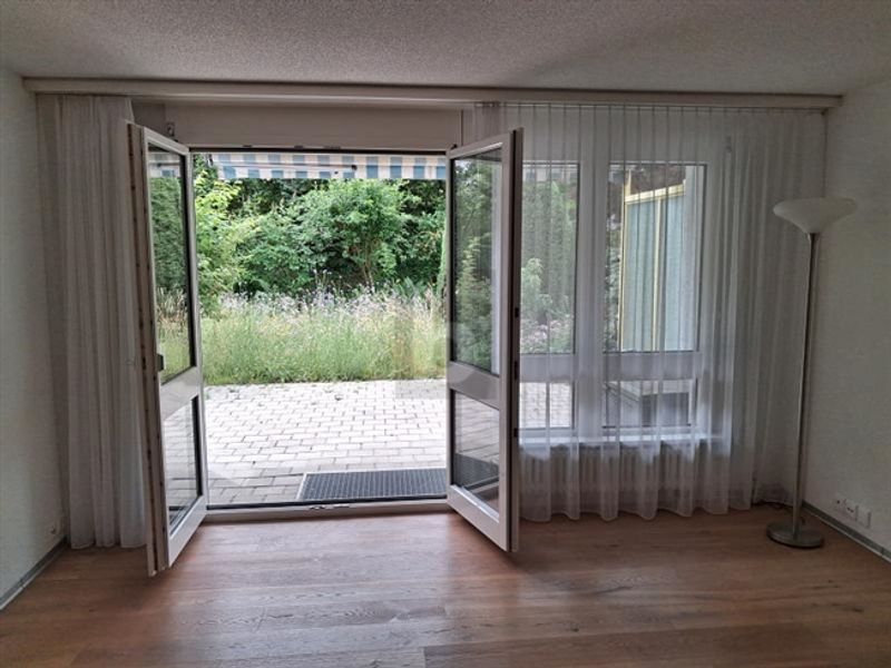 RUHIG MIT GEMÜTLICHEM SITZPLATZ - 4