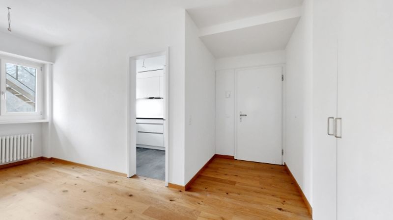 Grosszügige 3.5-Zimmer-Wohnung mit Balkon an zentraler Lage - 7