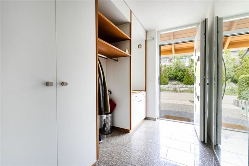 4.5-Zimmer-Eckhaus mit Ausbaupotenzial, grossem Garten und steuergünstiger Wohnlage in Seuzach - 4