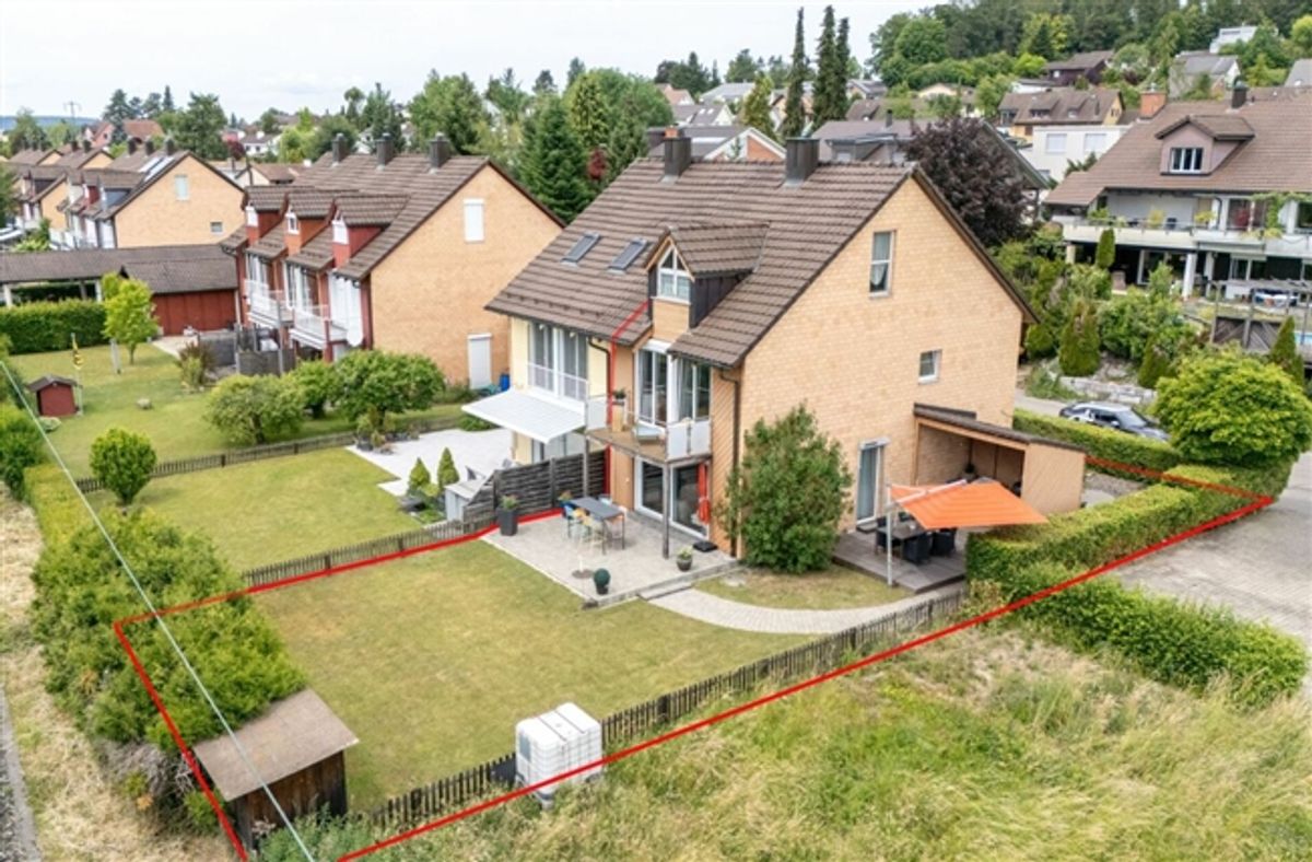 4.5-Zimmer-Eckhaus mit Ausbaupotenzial, grossem Garten und steuergünstiger Wohnlage in Seuzach - 0