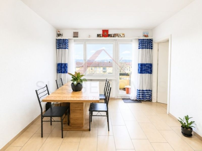 Perfekt für Familien - 4.5 Zimmer Wohnung mit Balkon und Spielplatz vor der Tür - 3