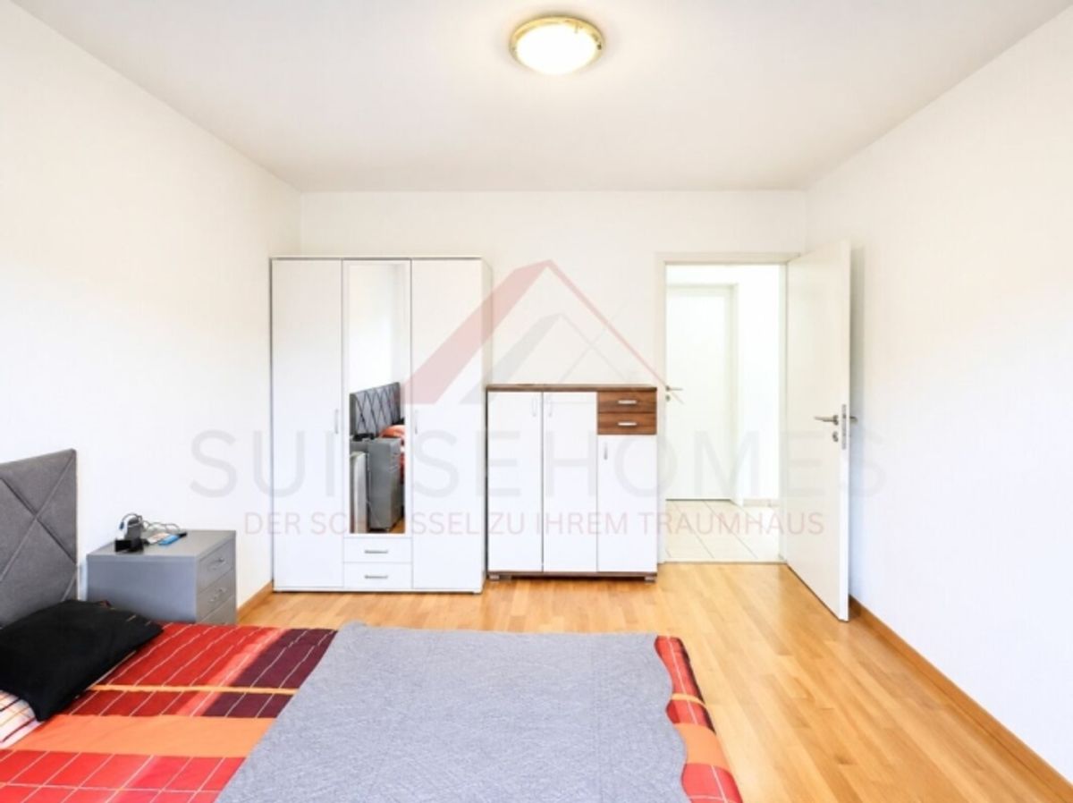 Perfekt für Familien - 4.5 Zimmer Wohnung mit Balkon und Spielplatz vor der Tür - 7