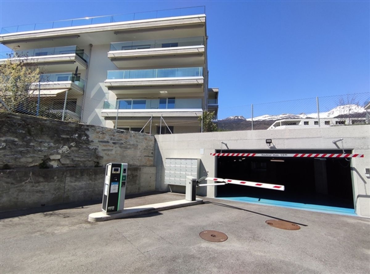 GARAGENSTELLPLATZ ZU VERMIETEN IN EINER TIEFGARAGE IN SIERRE - 0