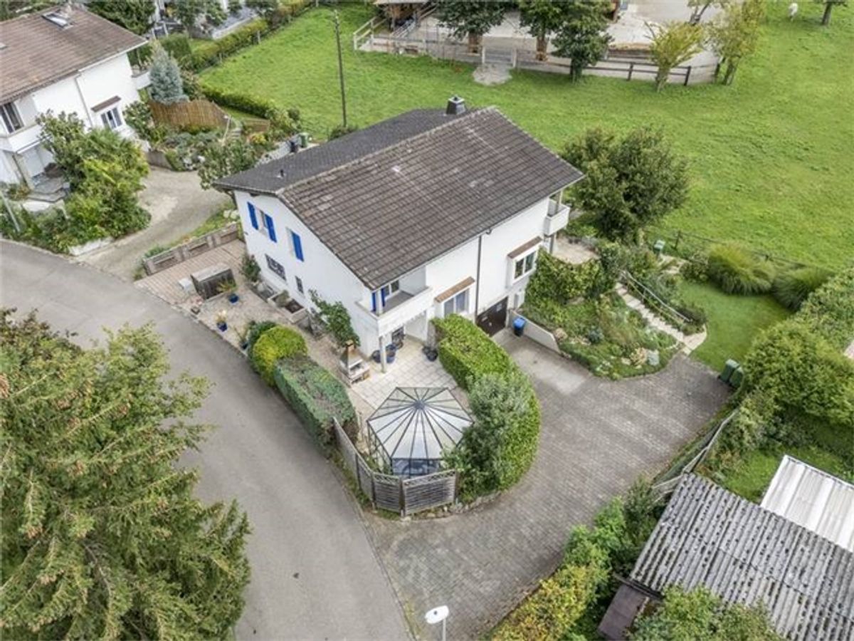 ATTRAKTIVE DOPPELHAUSHÄLFTE IN FAMILIENFREUNDLICHER LAGE - 0