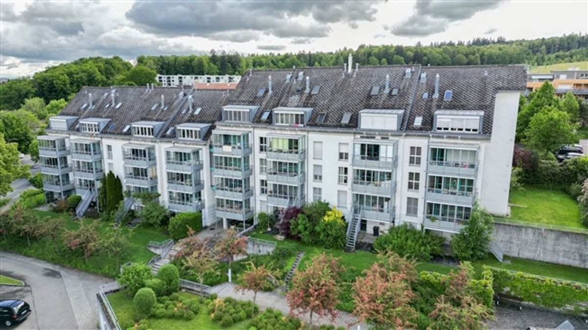 Grosszügige 2.5-Zimmerwohnung in grüner Oase - 2