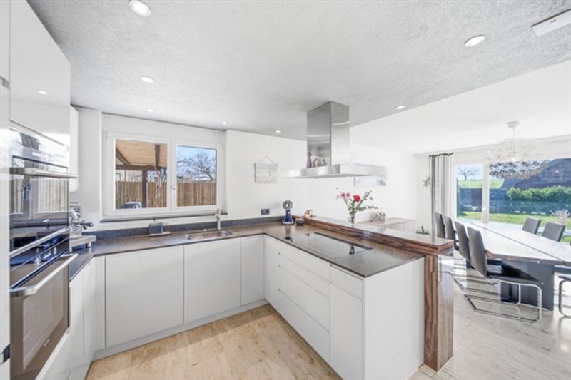 FREISTEHENDES 5.5 ZIMMER EINFAMILIENHAUS MIT POOL - WATT ELSE - 4