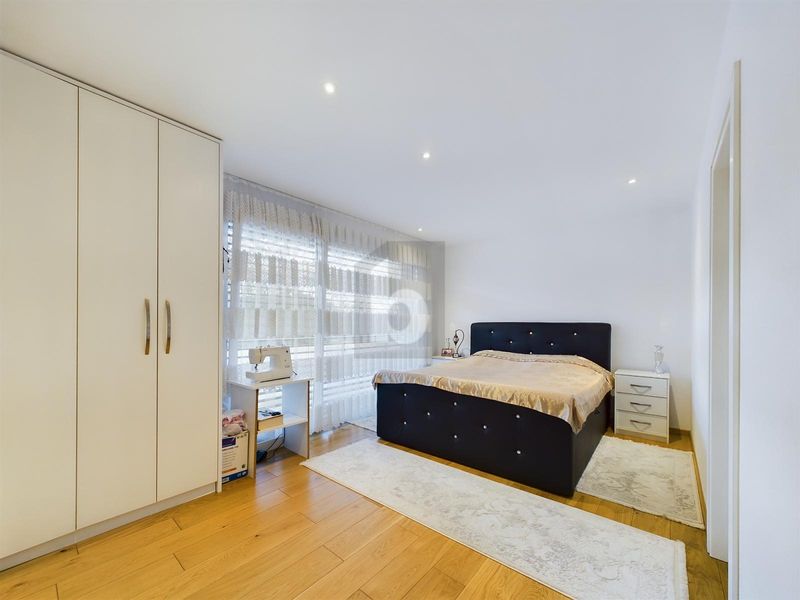 BEAUCOUP D'ESPACE DE VIE POUR UNE GRANDE FAMILLE - 4