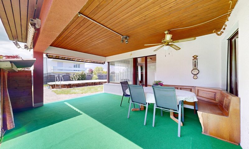 Grosszügiges 7½ Zimmer EFH mit Pool an bevorzugter Wohnlage - 4