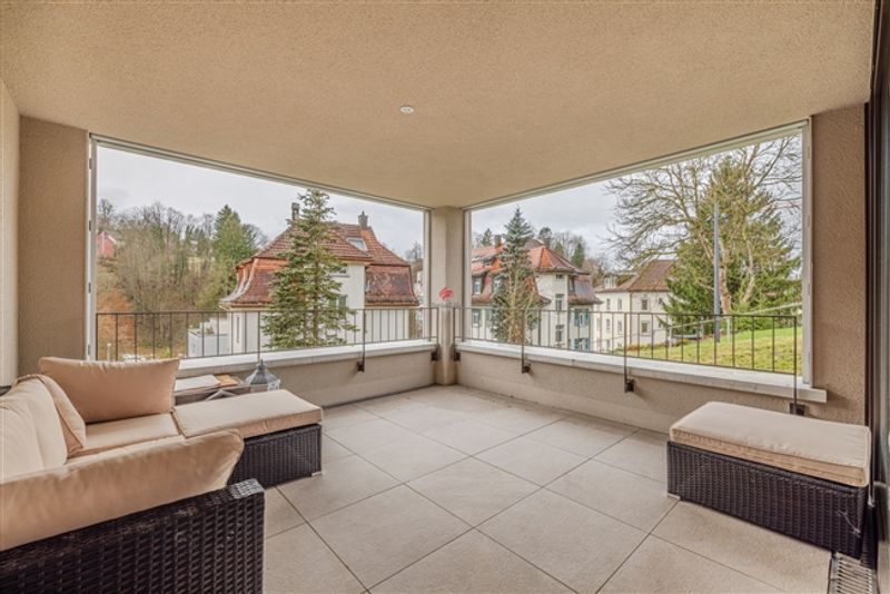 Stilvolle Erdgeschosswohnung mit grosszügiger Loggia - 3