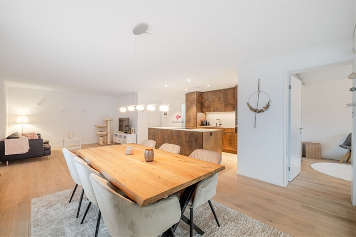 Stilvolle Erdgeschosswohnung mit grosszügiger Loggia - 3