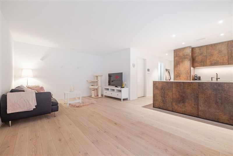 Stilvolle Erdgeschosswohnung mit grosszügiger Loggia - 5