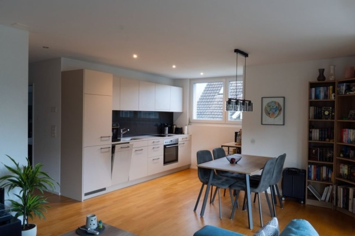 Moderne 2.5-Zimmer-Wohnung mit Loggia an attraktiver Lage in Kriens - 1