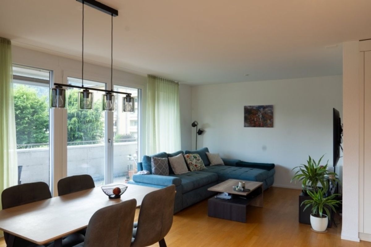 Moderne 2.5-Zimmer-Wohnung mit Loggia an attraktiver Lage in Kriens - 2