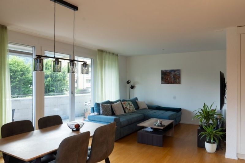 Moderne 2.5-Zimmer-Wohnung mit Loggia an attraktiver Lage in Kriens - 3