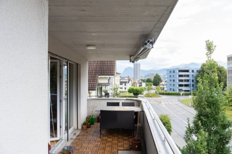 Moderne 2.5-Zimmer-Wohnung mit Loggia an attraktiver Lage in Kriens - 7