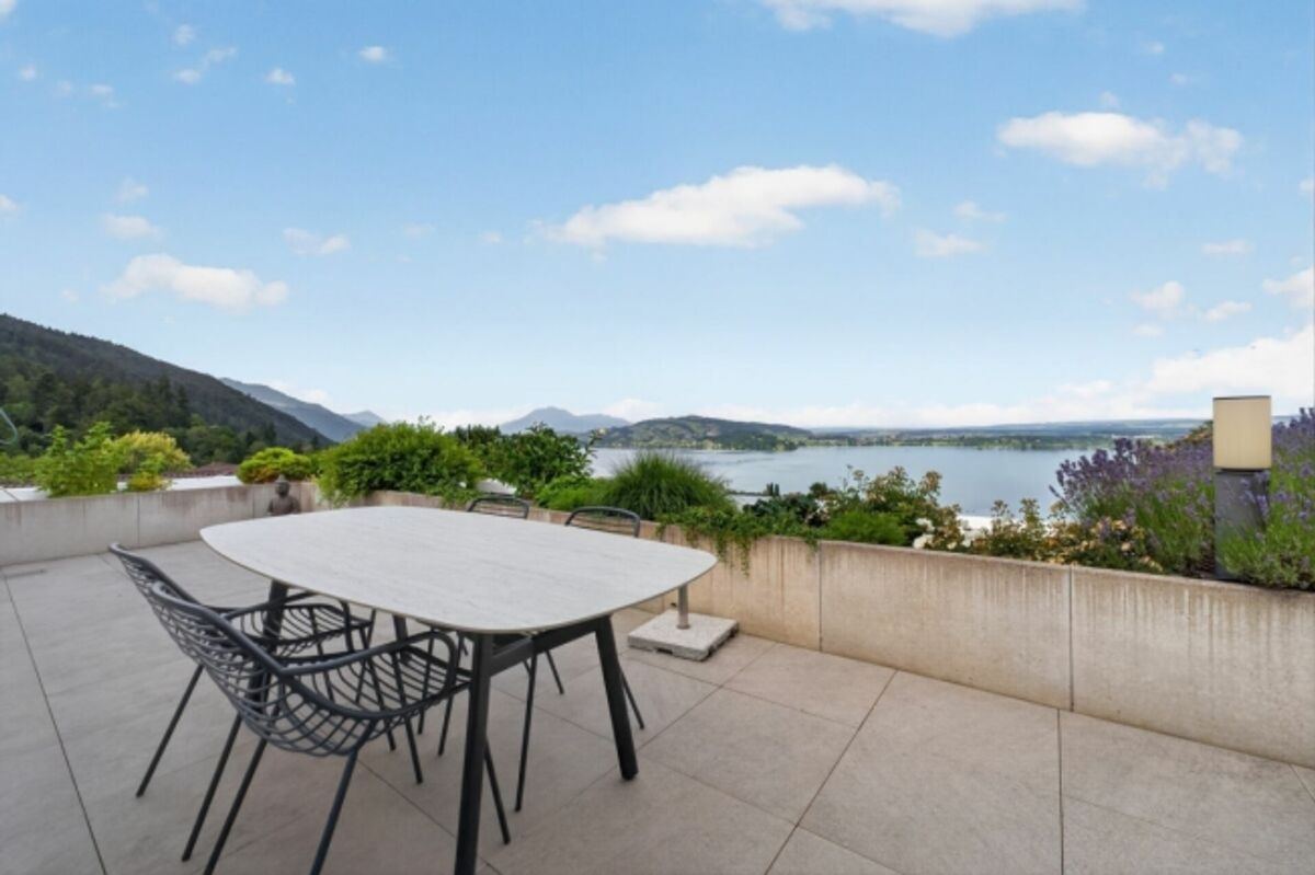 Exklusive 5.5-Zimmer-Terrassenwohnung mit Weitblick - 1