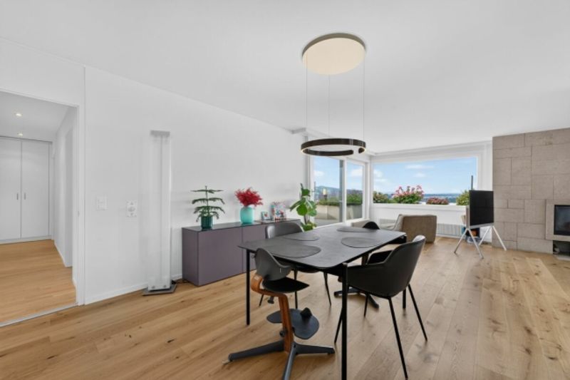 Exklusive 5.5-Zimmer-Terrassenwohnung mit Weitblick - 4