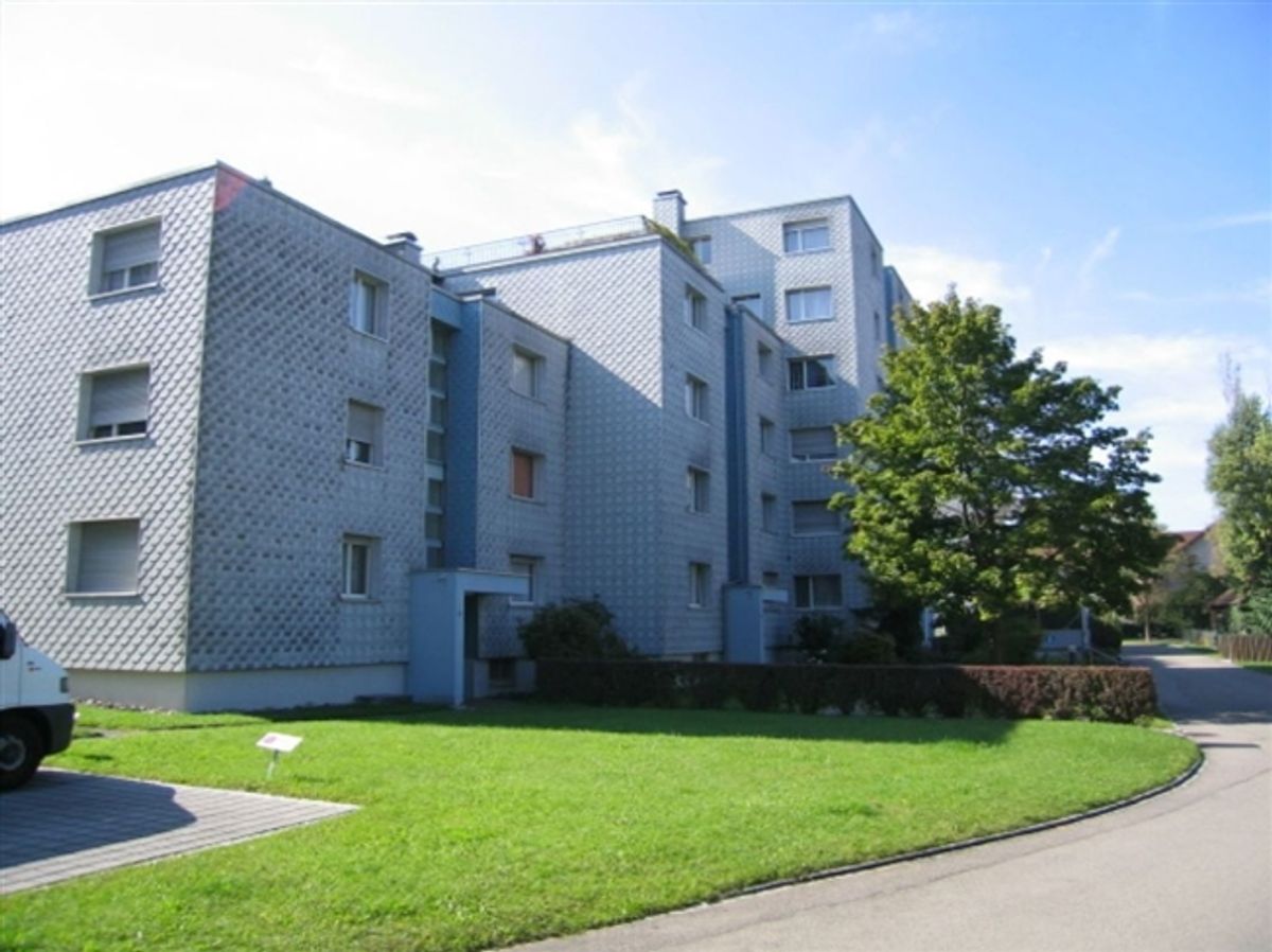 Einstellhallenplatz - 1