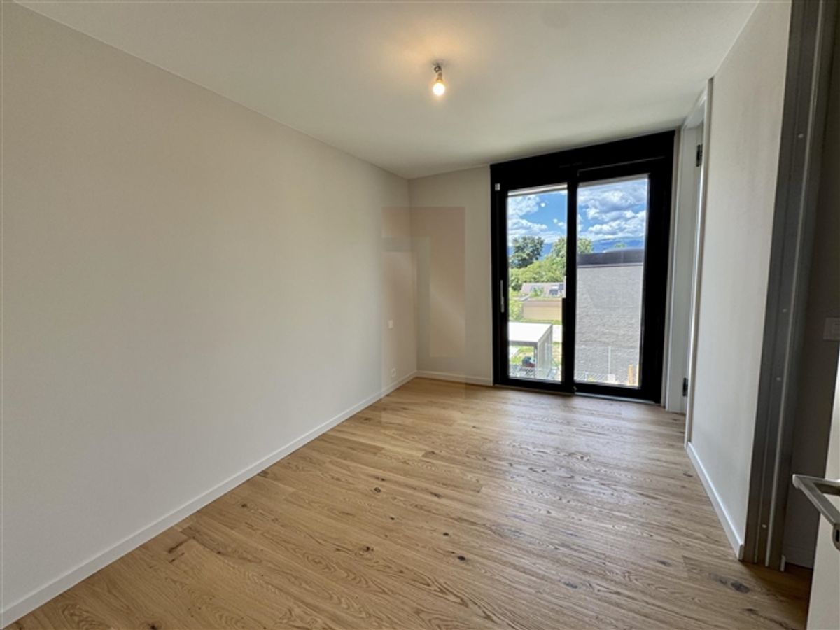 HERVORRAGENDE NEUE ZEITGENÖSSISCHE VILLA - 10