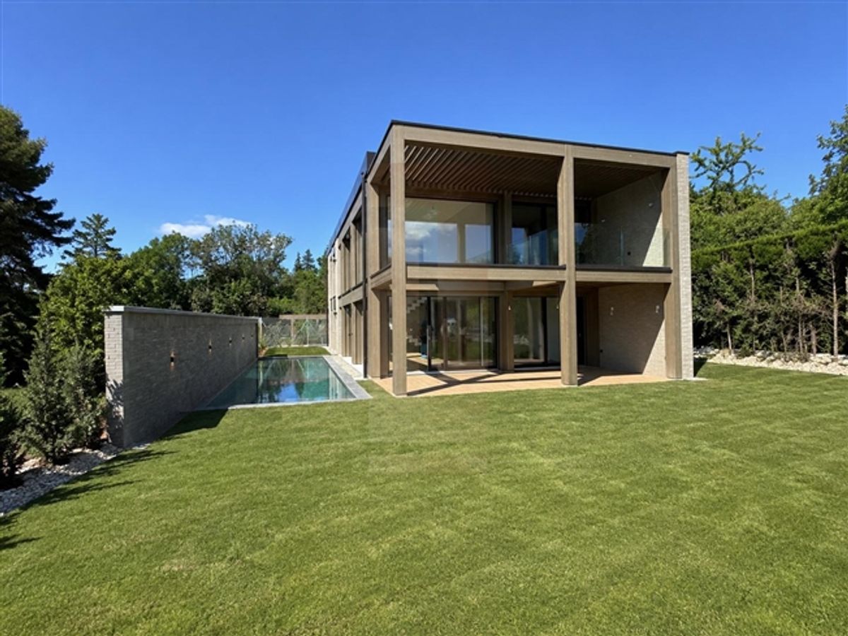 HERVORRAGENDE NEUE ZEITGENÖSSISCHE VILLA - 1