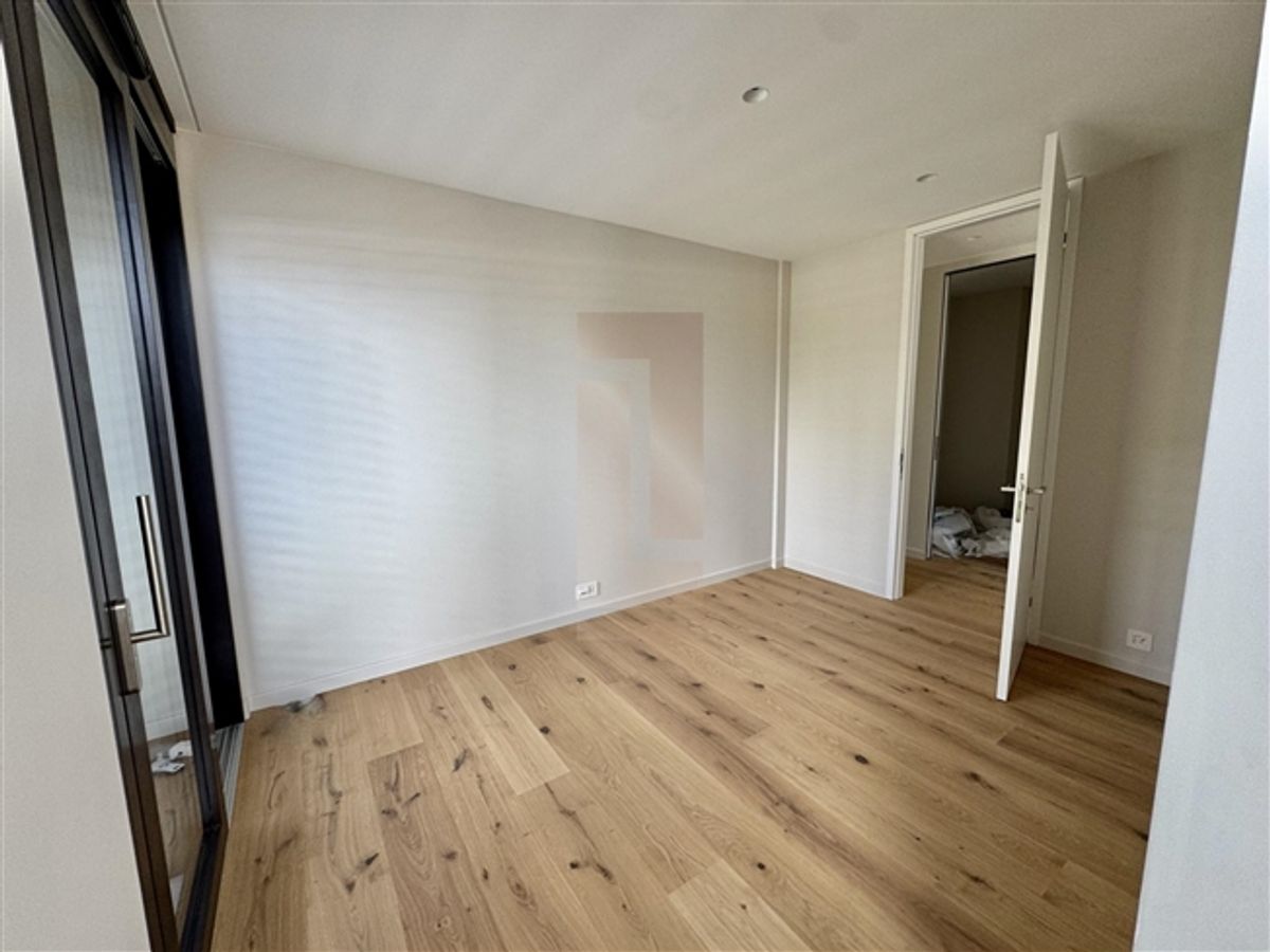 HERVORRAGENDE NEUE ZEITGENÖSSISCHE VILLA - 6