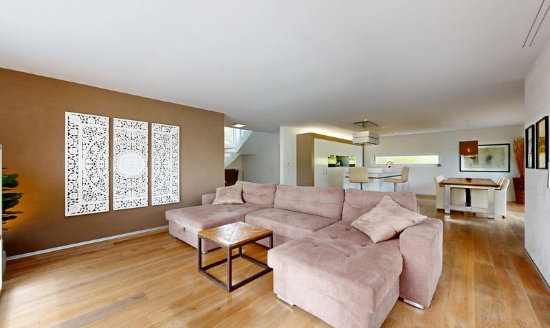 Einmalige Gelegenheit: Hochwertiges 6.5-Zimmer-Einfamilienhaus - 3