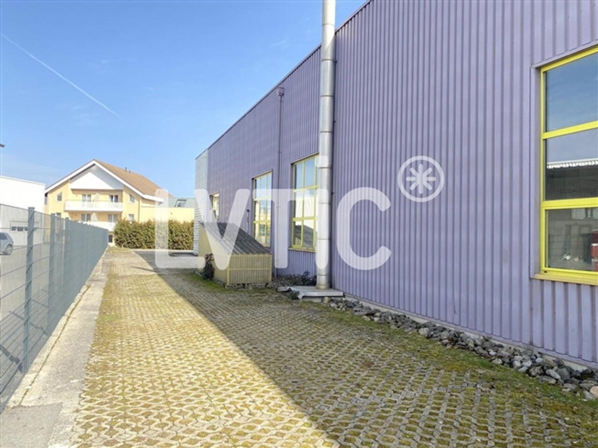 Parkplätze und Aussenflächen zu vermieten in Romont - 1