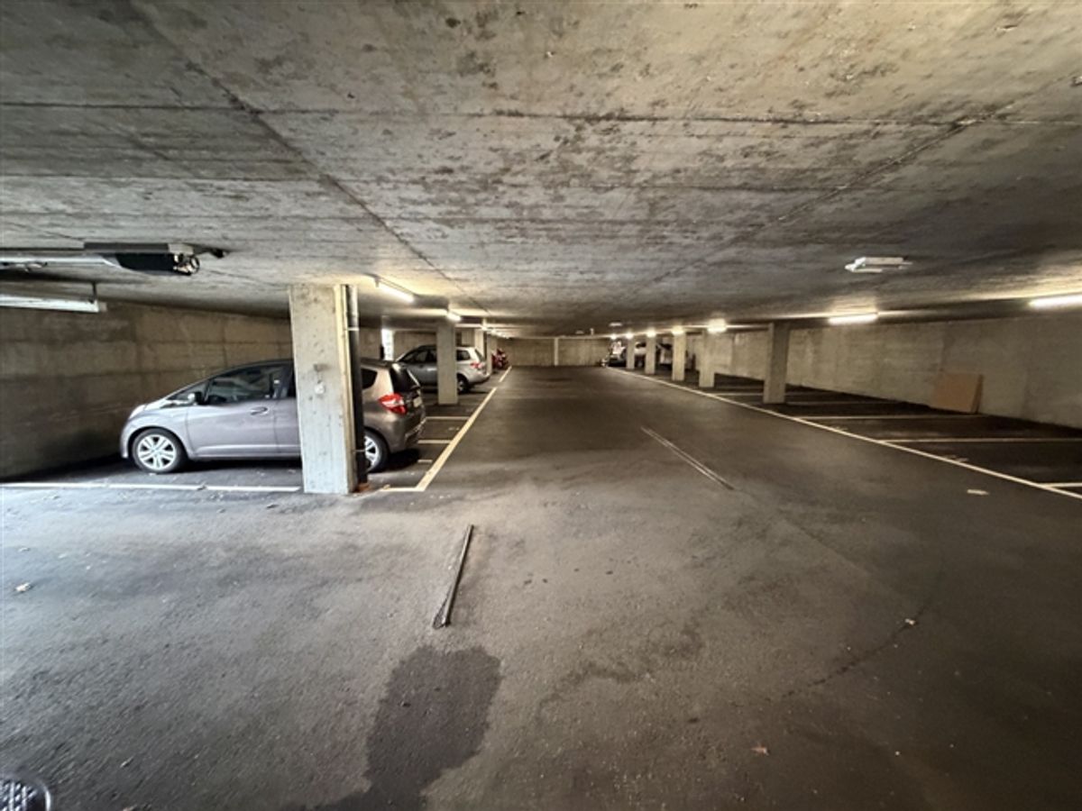 In der Nähe von Geschäften und dem Bahnhof - 1