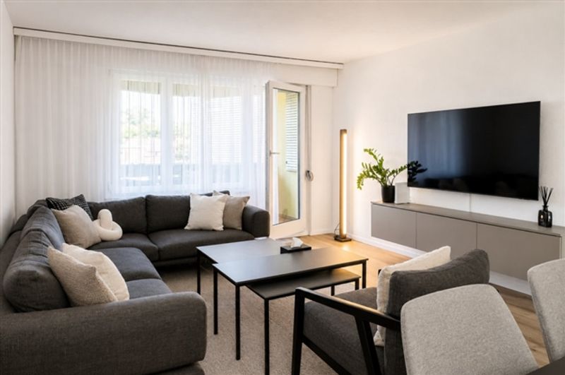 Wohnen zwischen See und Stadt - gepflegte 4.5-Zimmer-Wohnung nur wenige Schritte vom Greifensee entfernt - 3