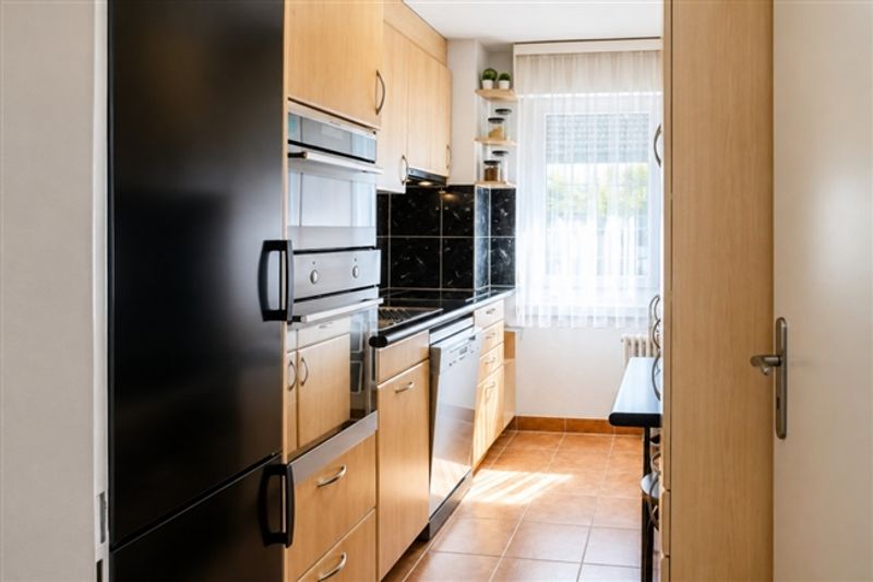 Wohnen zwischen See und Stadt - gepflegte 4.5-Zimmer-Wohnung nur wenige Schritte vom Greifensee entfernt - 9